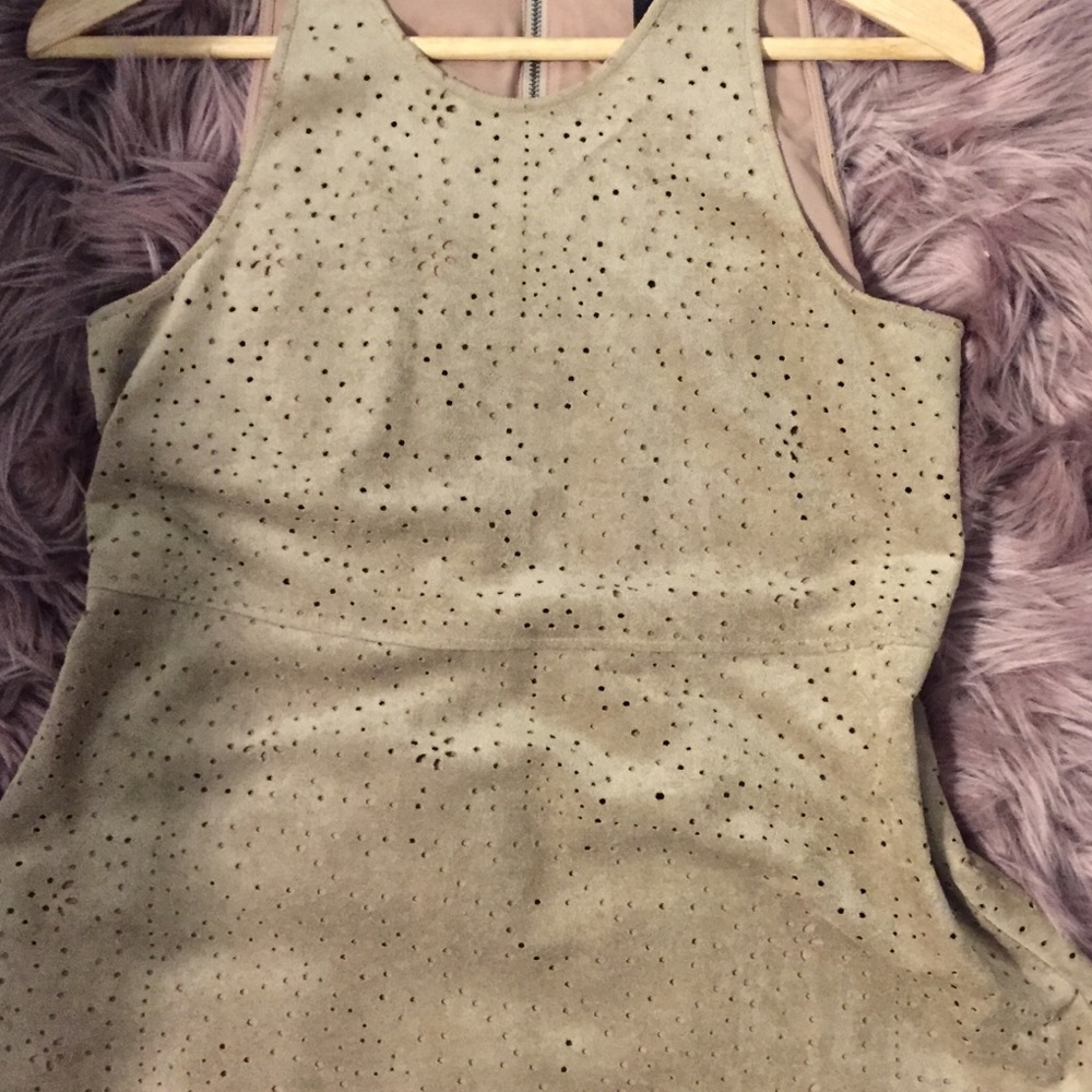 Top - Picture 4 of 5